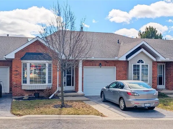 20 Meadowlands Blvd #28, Hamilton, ON L9K 1J5