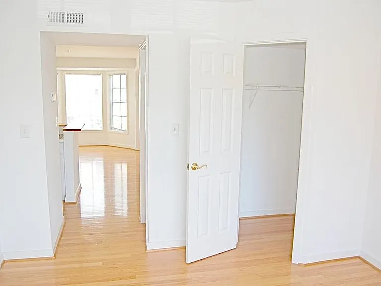1000 Market St E #3-5 — Photo 5