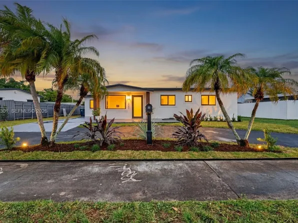 10445 SW 149th Ter, Miami, FL 33176