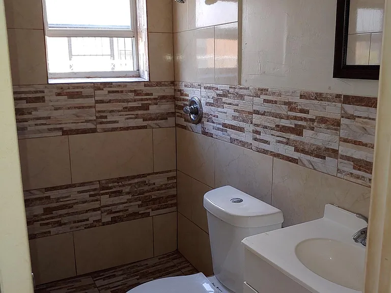 4628 NW 16th Ave — Photo 3