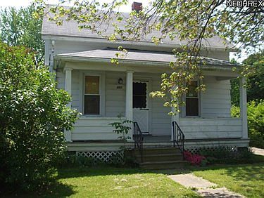 2nd image of 501 W 22nd St