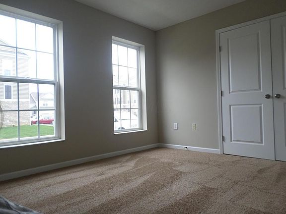 3rd image of 290 Silver Maple Dr