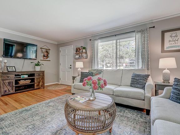 5th image of 4211 Smithfield Dr