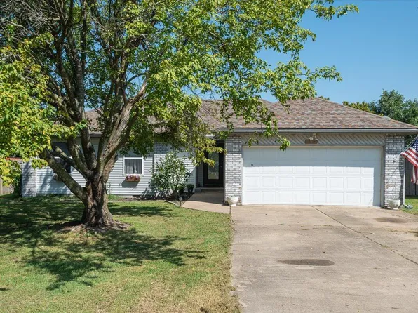 329 W Hawthorne Street, Aurora, MO 65605