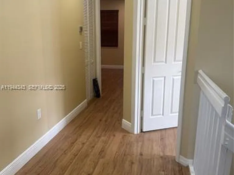 9044 SW 39th St — Photo 11