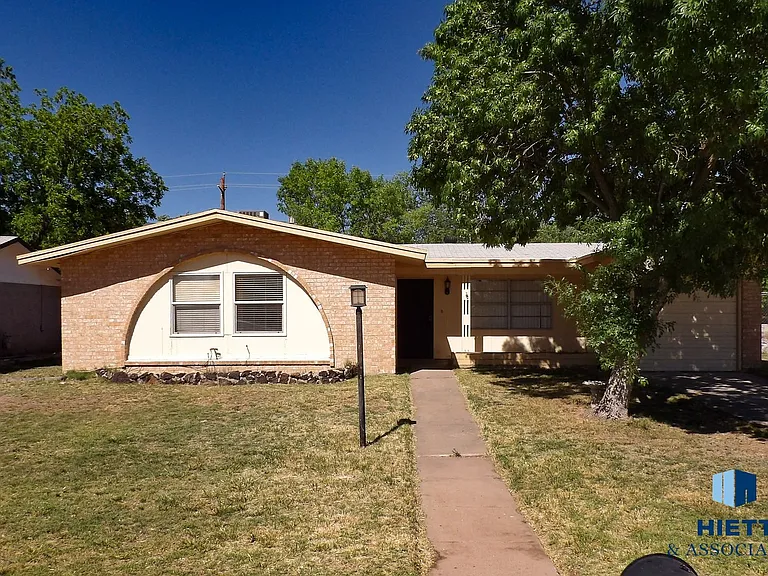 4624 Swan Dr — Photo 1