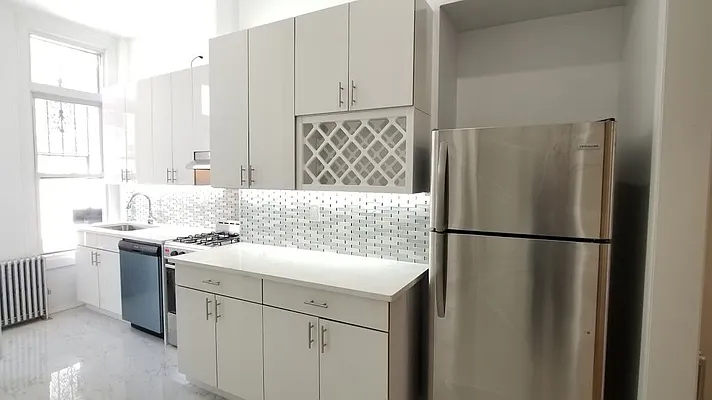 Rented by Compass | media 27