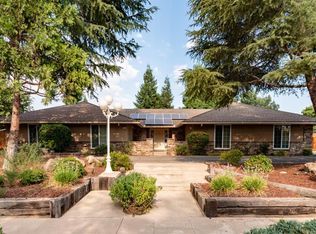 1115 N Peach Ave, Clovis, CA 93611