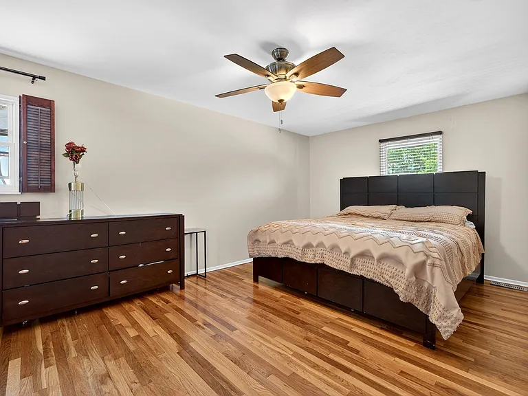 1141 Villaview Dr — Photo 19