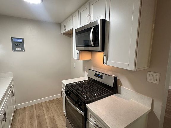 4th image of 311 W Wilson St #345