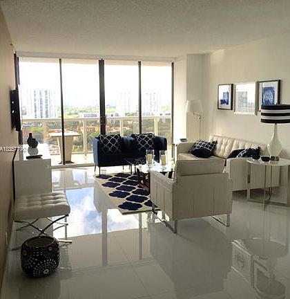 3rd image of 3600 Yacht Club Dr APT 1904