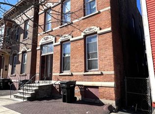 549 1st St, Troy, NY 12180