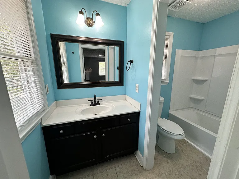 416 Georgetown Cir — Photo 15
