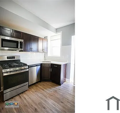 2411 Baker St — Photo 11