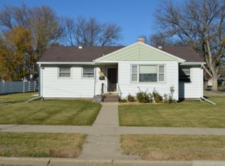 715 17th Ave SE, Aberdeen, SD 57401