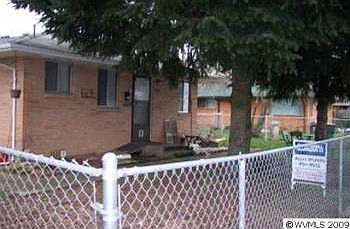 2nd image of 1145 18th St SE