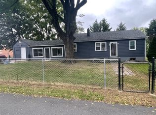 44 S Woodlawn Ave, Hamilton, VA 20158