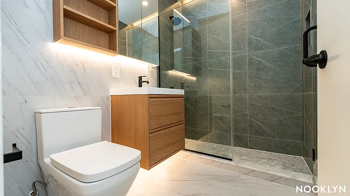 Bathroom, photo 1