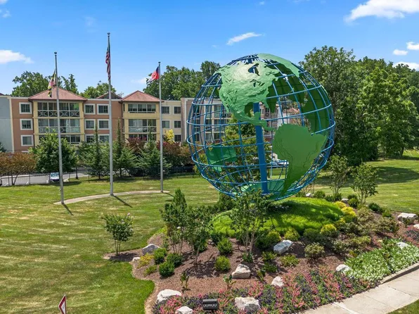 3005 S Leisure World Blvd APT 821, Silver Spring, MD 20906