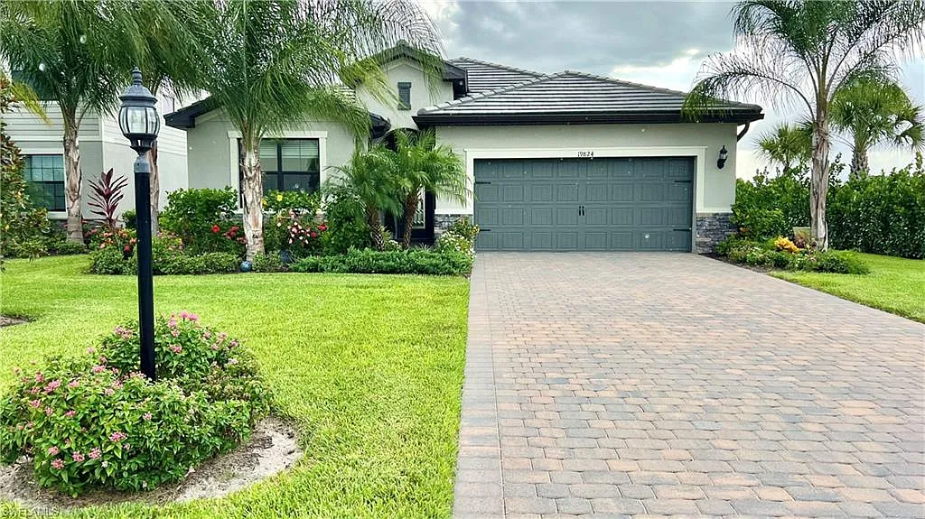 3 bed, 3.0 bath, 2202 sqft, $7,000 — Photo 1