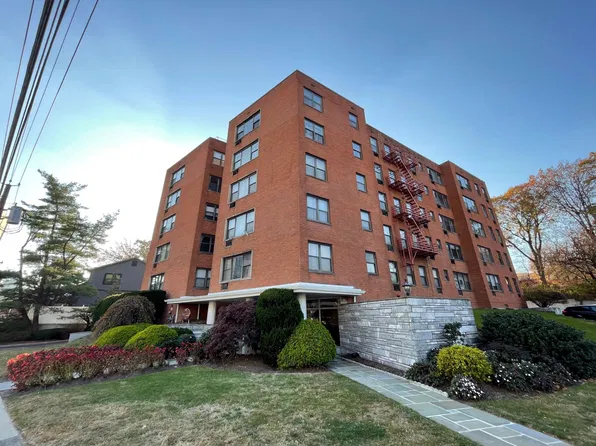 1541 Lemoine Ave APT 4C, Fort Lee, NJ 07024