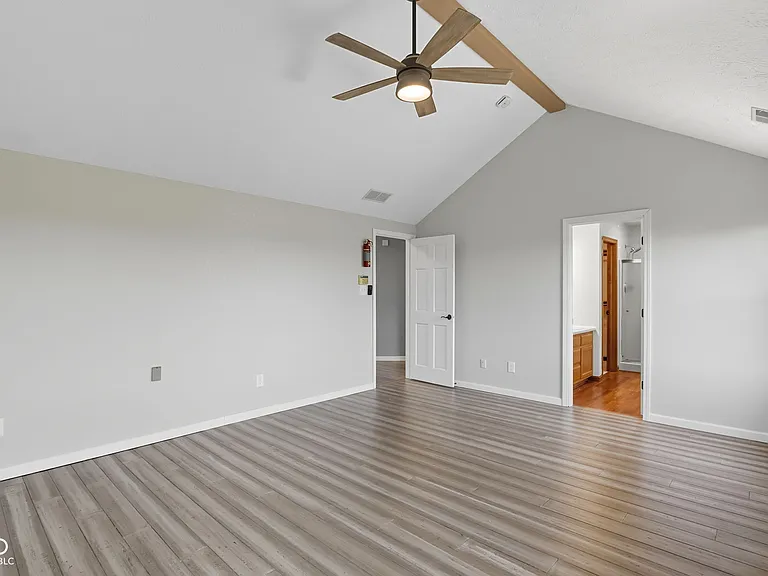 7975 Meadow Bend Cir — Photo 40