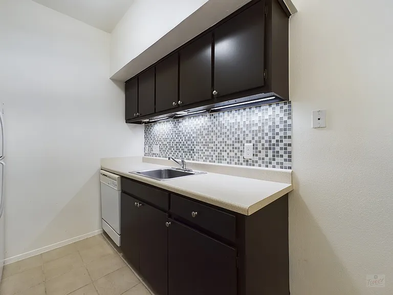 3316 Guadalupe St #320 — Photo 6