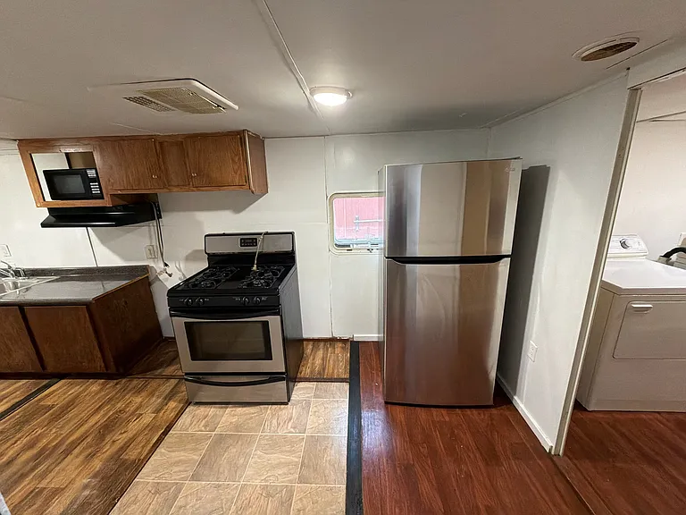 599 Arizona Ln W #B — Photo 7
