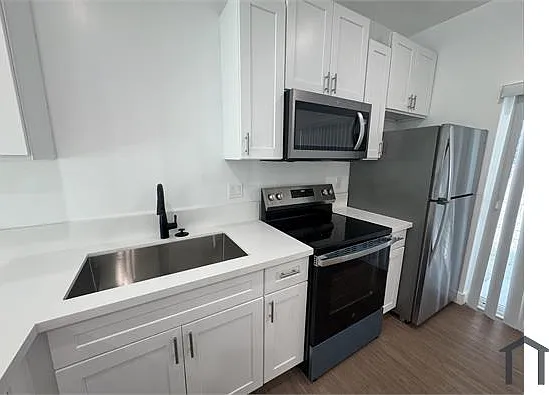 234 E 51st St #238 — Photo 1