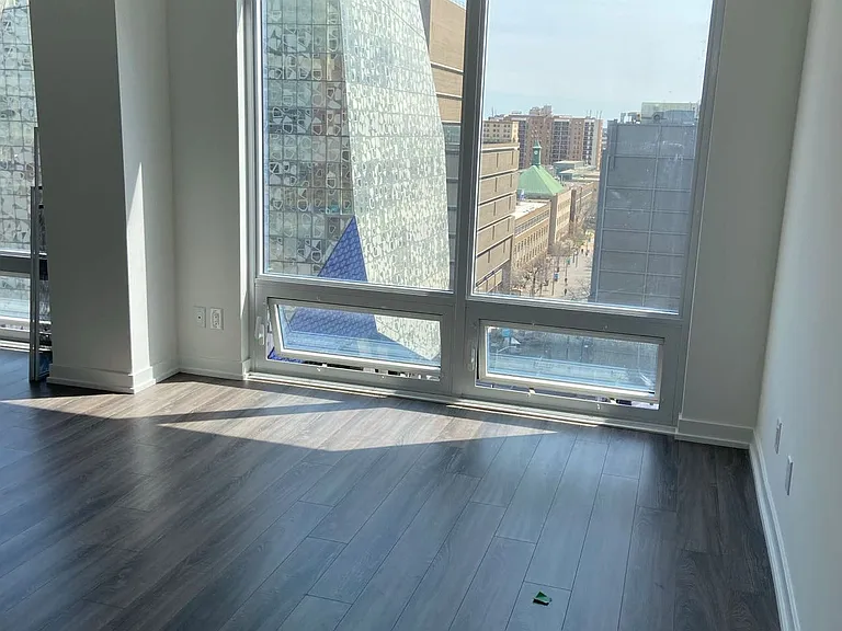 20 Edward St #902 — Photo 4