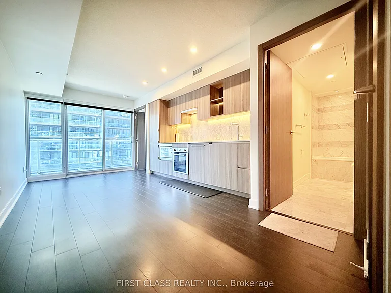 19 Bathurst St #902 — Photo 4
