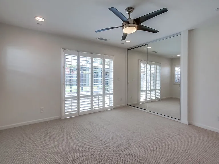 4747 Rolando Blvd — Photo 35