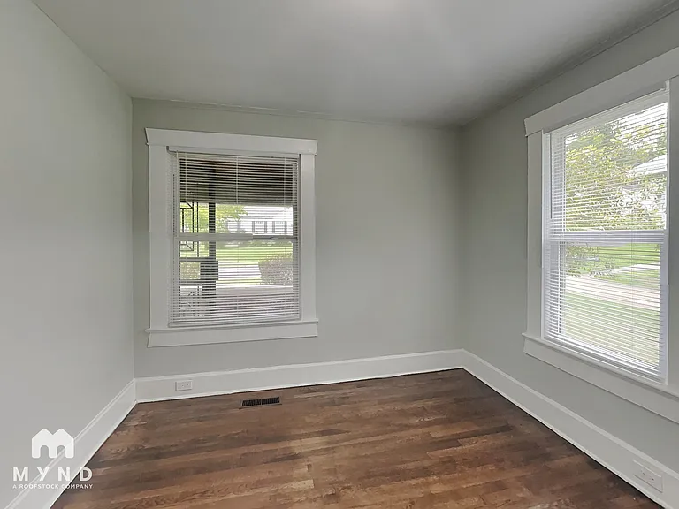 4817 Avenue N — Photo 15