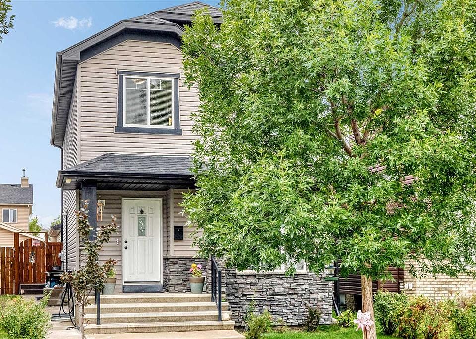 1st image of 303 E Saddlebrook Cir NE
