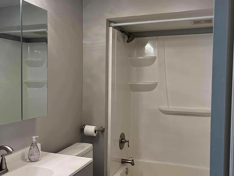 1560 Westwood Ave #2 — Photo 7