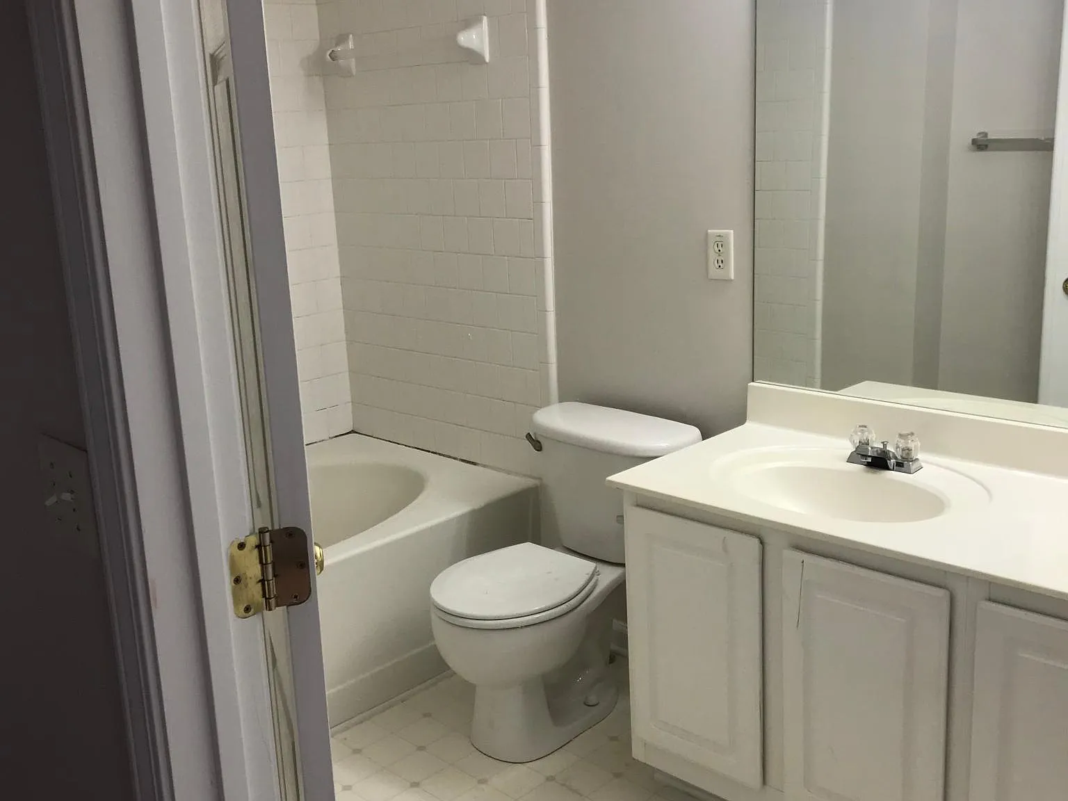 3 bed, 1370 sqft, $2,250 — Photo 1