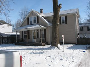 1008 N Hickory St, Champaign, IL