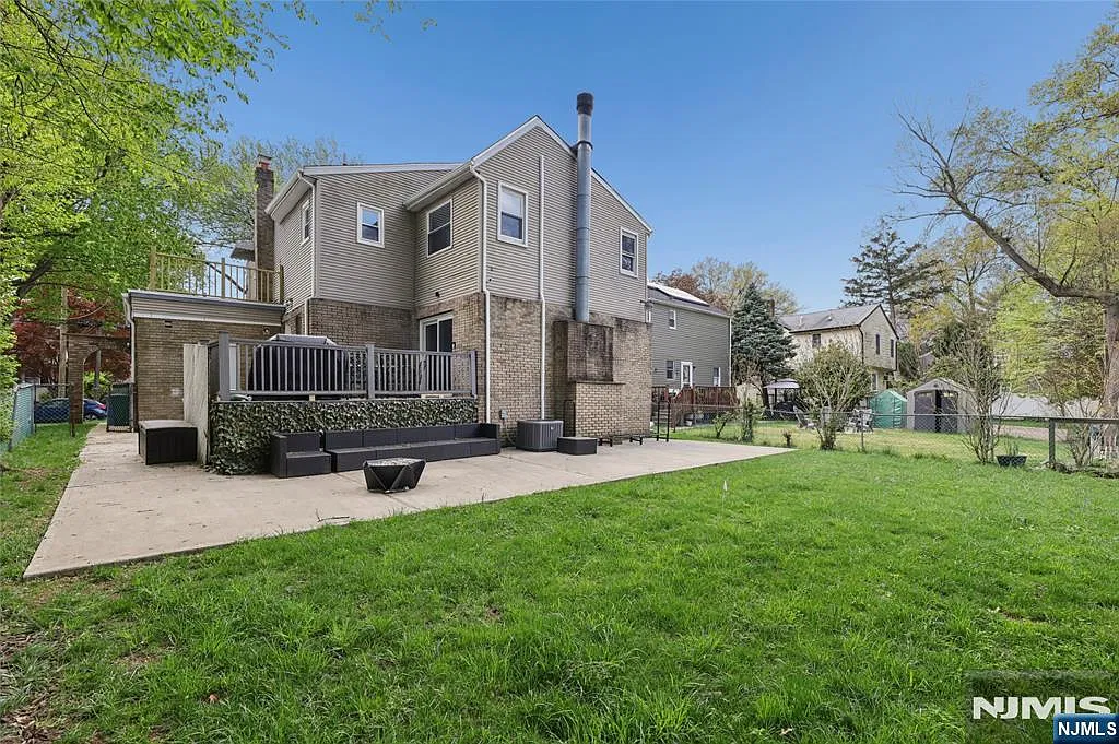 4 bed, 2.5 bath, $4,950 — Photo 4