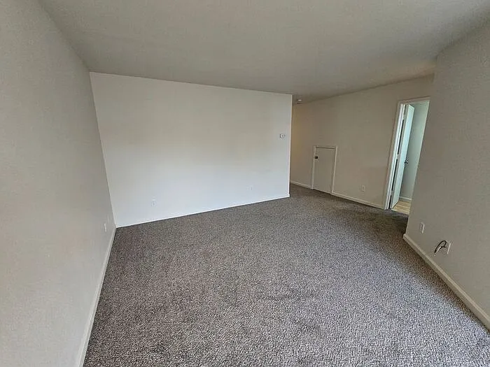 215 Meadowood Ct #A — Photo 3