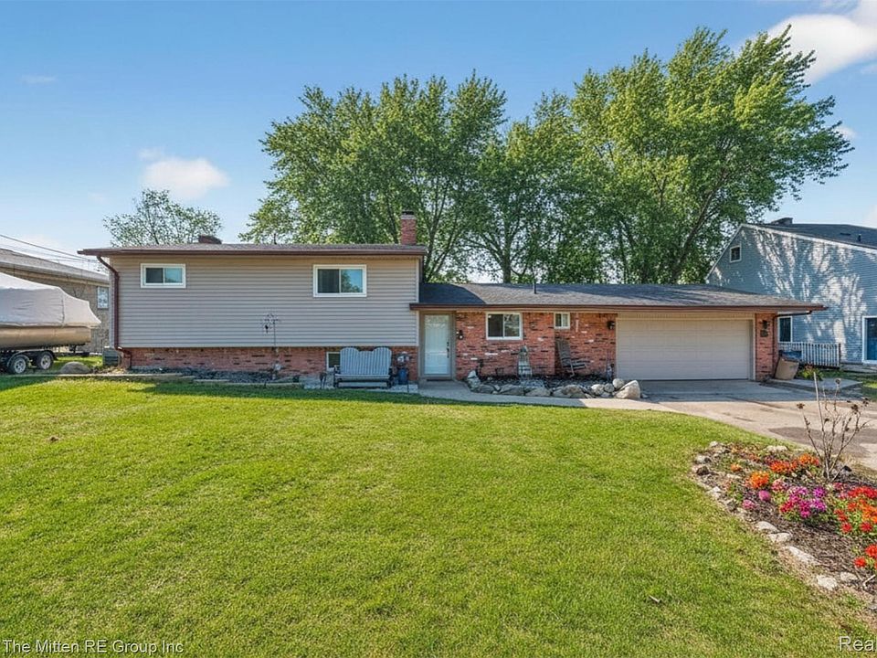 1st image of 2965 Barkman Dr
