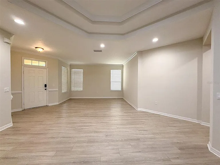12947 Runswick Ave — Photo 6
