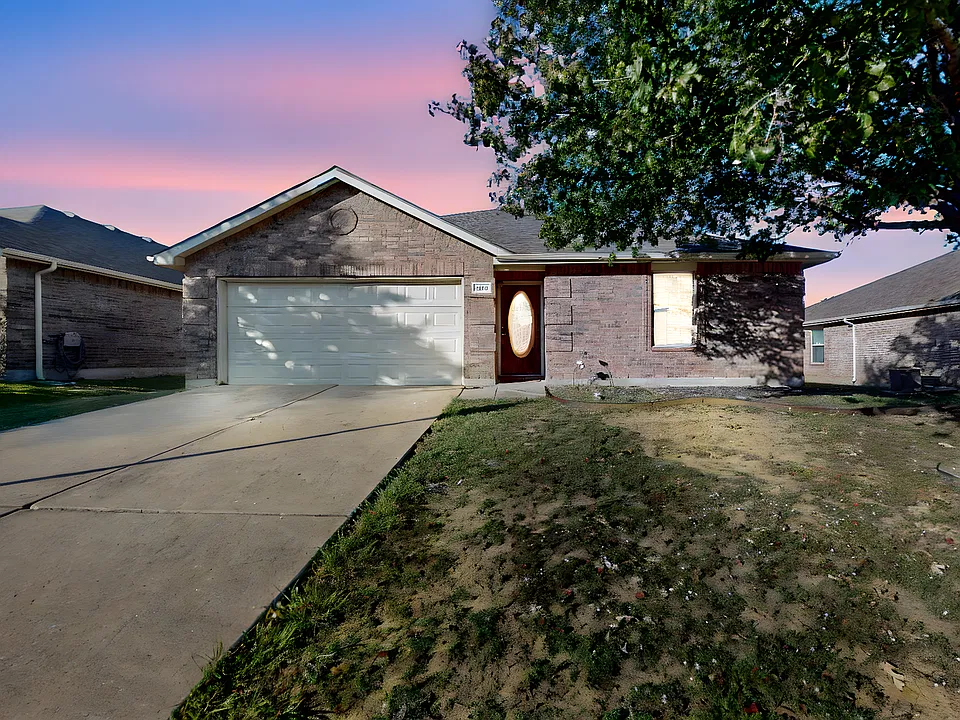 1449 Waterford Dr