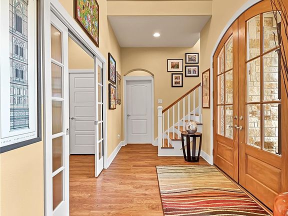 5th image of 2402 Crown Ct