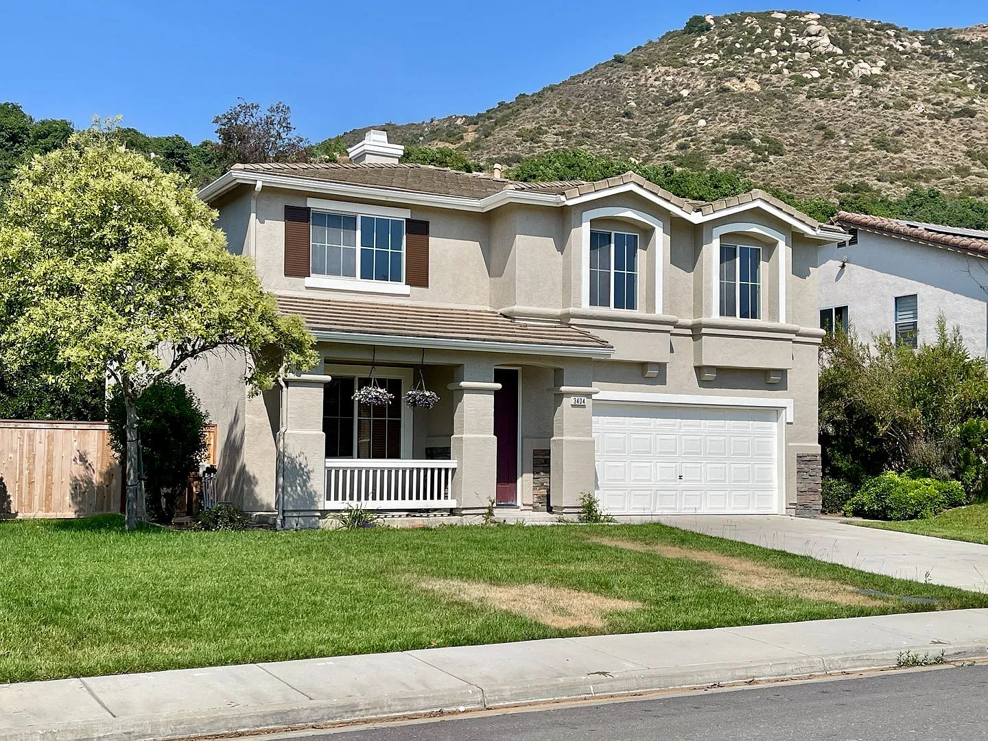 Stunning Fallbrook Home for Rent — Photo 1