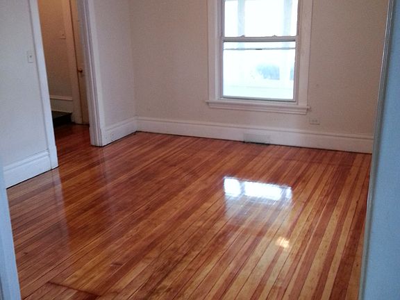 3rd image of 510 N Poplar St