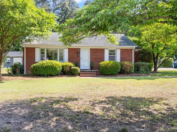 1209 W Pearsall St, Dunn, NC 28334