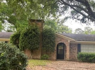 3837 Baywood Dr, Moss Point, MS 39563