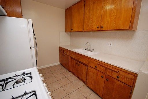 3rd image of 1051 N Ogden Dr APT 04