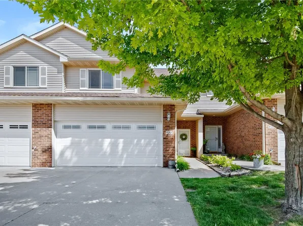 831 SE Crossings Ln, Grimes, IA 50111