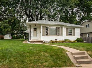 344 15th St, Silvis, IL 61282